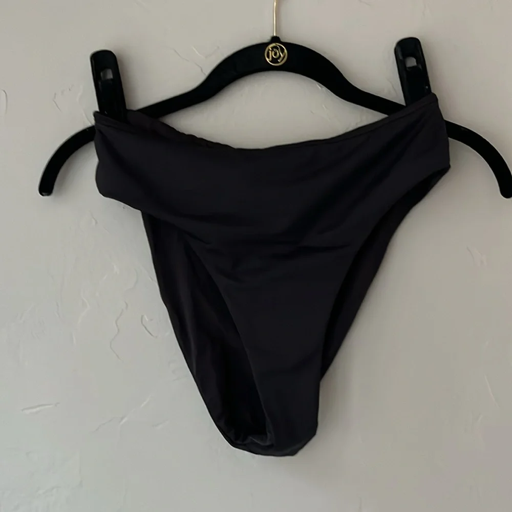 Black Women's High-Waist Bikini Set - Classic Scoop Top